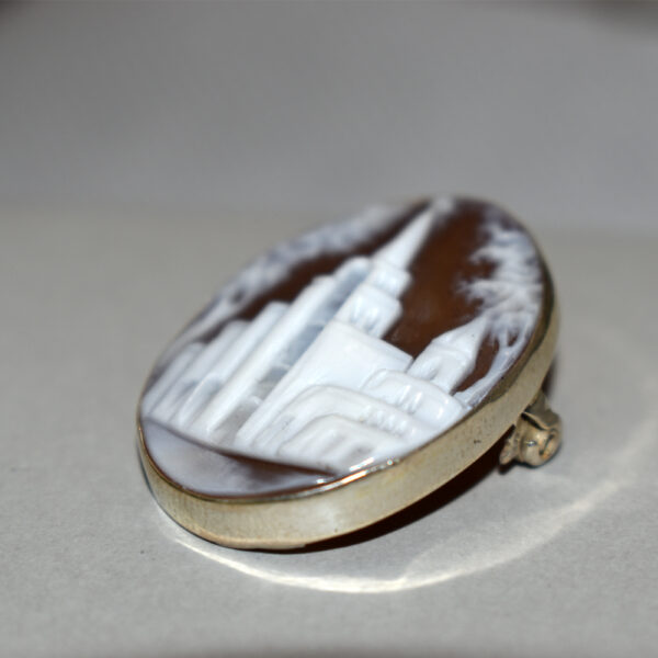 CIONDOLO/SPILLA IN ARGENTO CON CAMMEO SARDONICO RAFFIGURANTE TEMPIO DI ROMA CON ALBERI - immagine 2